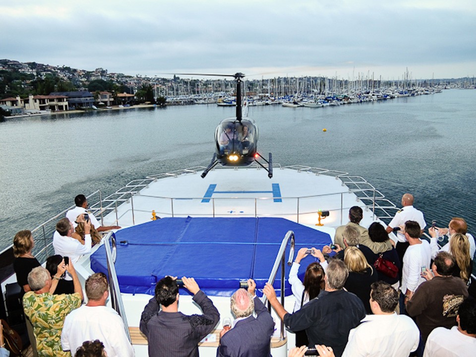 Yacht LEIGHT STAR, SUN COAST MARINE CHARTERWORLD Luxury Superyacht